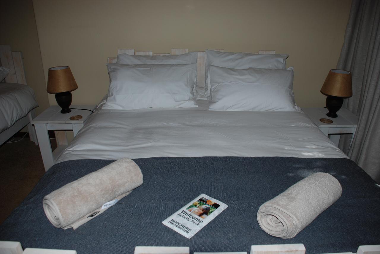 86 On Langenhoven Bed & Breakfast Oudtshoorn Exteriör bild