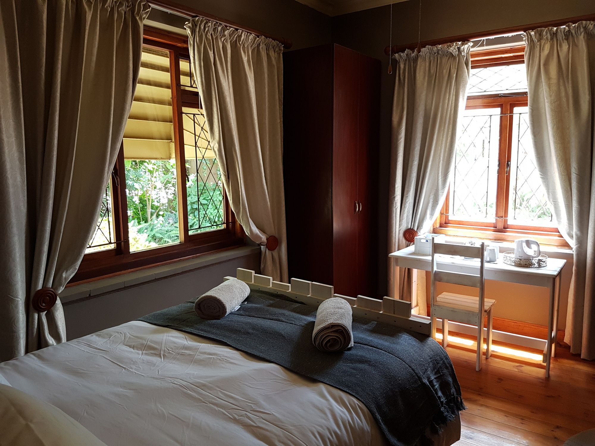 86 On Langenhoven Bed & Breakfast Oudtshoorn Exteriör bild